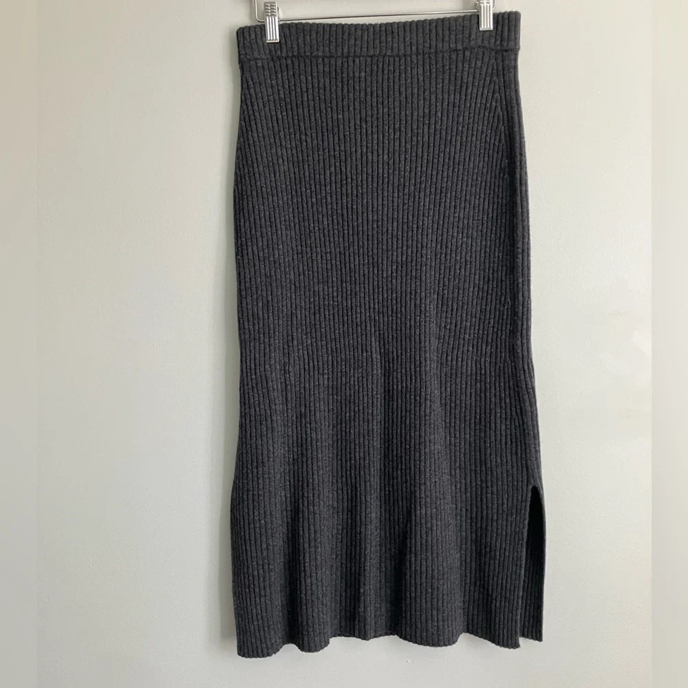 HUGO BOSS Charcoal Grey Ribbed Wool and Cashmere Blend MIDI Skirt Size M NWT - Picture 3 of 15